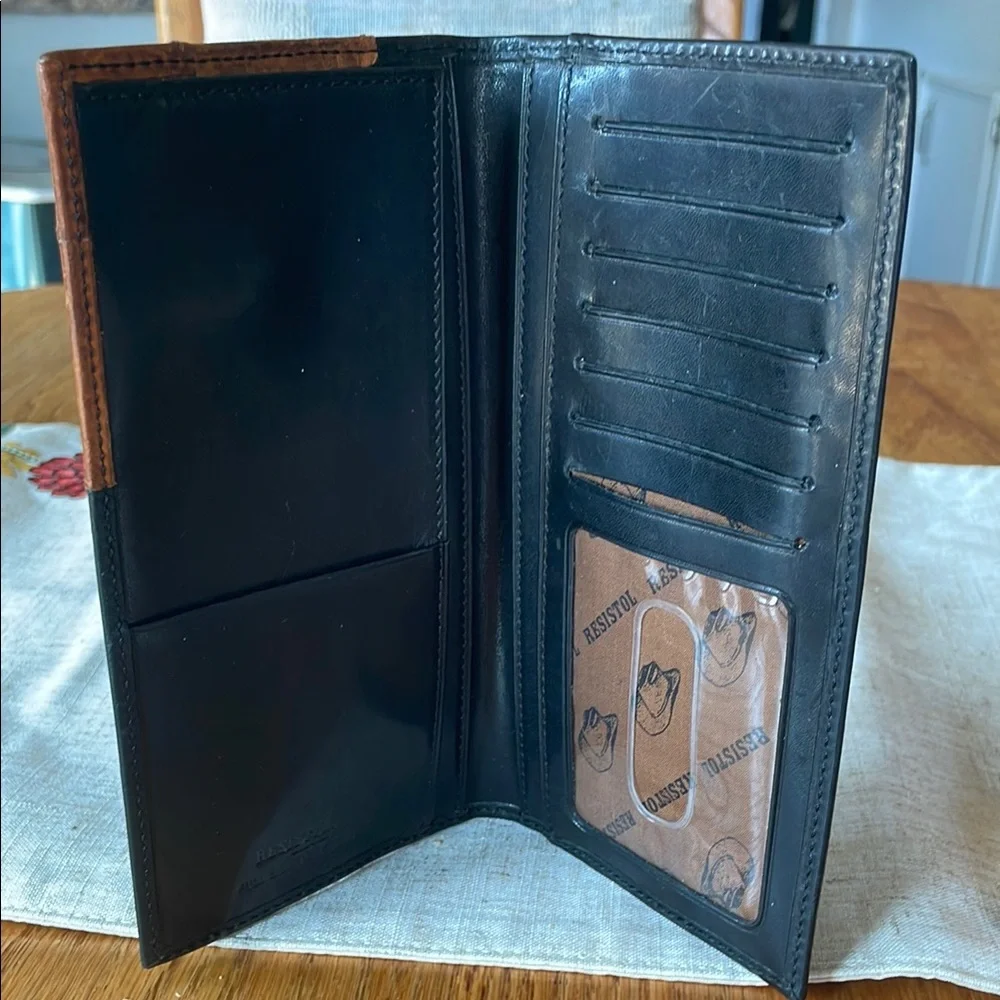 Elegant Resistol Black and Brown Leather Wallet